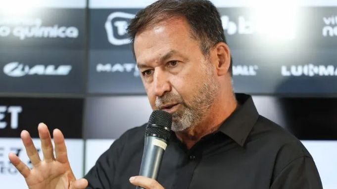 Corinthians muda local de coletiva após vitória de Augusto Melo
