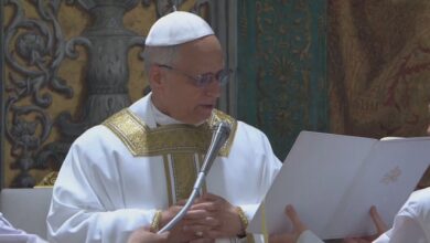Time americano homenageia Papa Leão XIV com vitória na partida