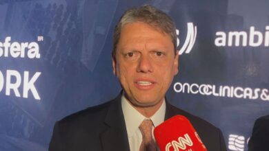 Tarcísio afirma Bolsonaro é base da direita no governo