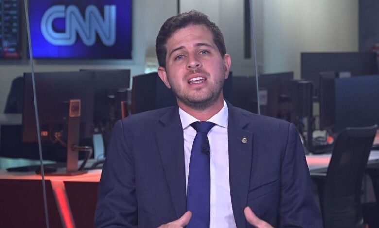 Líder do PSB critica CPMI do INSS no Congresso