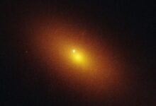 Hubble observa buraco negro em órbita consumindo matéria estelar