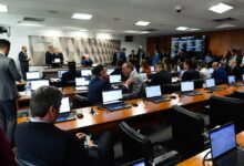 Oposição articula CPMI do INSS para pressionar governo após recesso