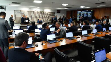 Oposição articula CPMI do INSS para pressionar governo após recesso