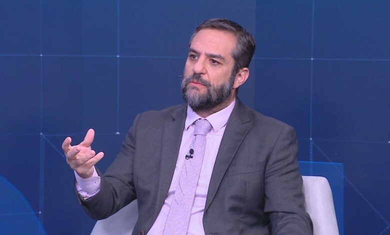 Lula reduz atuação no governo, avalia professor