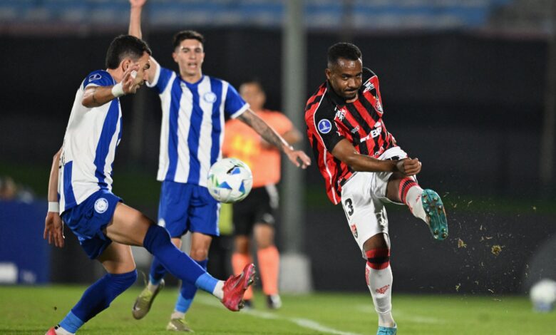 Vitória conquista primeiro triunfo na Sul-Americana