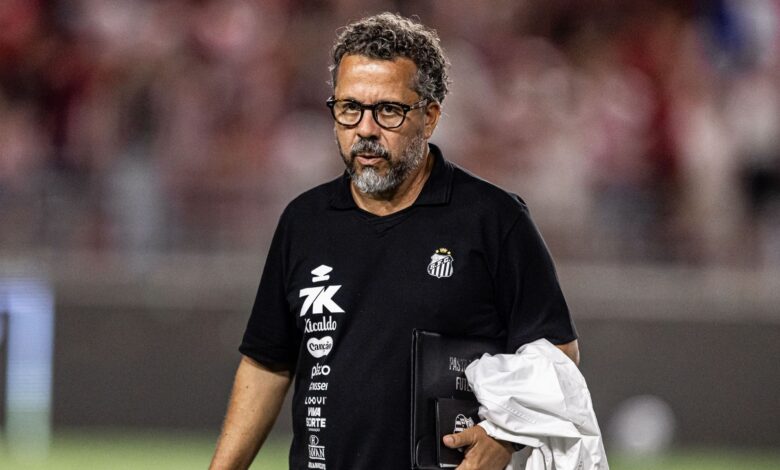 Santos define futuro de Cléber Xavier após derrota