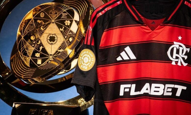 Flamengo recebe troféu e apresenta uniformes para Mundial de Clubes