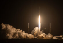 SpaceX lança foguete Falcon 9 com 28 satélites Starlink