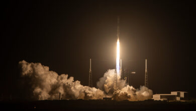 SpaceX lança foguete Falcon 9 com 28 satélites Starlink