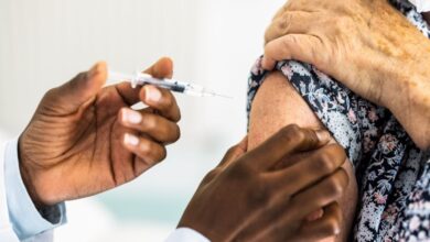 FDA restringe acesso a vacinas contra covid, entenda razões