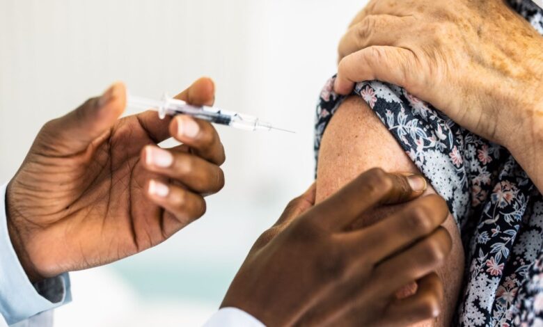 FDA restringe acesso a vacinas contra covid, entenda razões