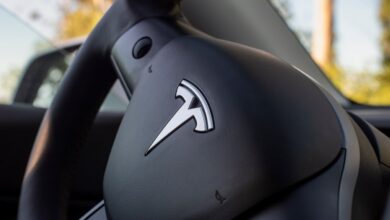 Tesla enfrenta investigação federal sobre planos de autônomos