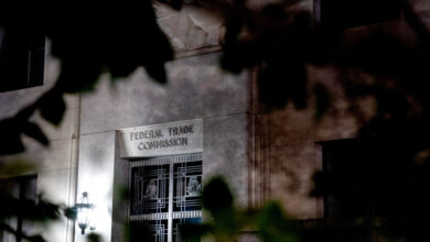 FTC proíbe taxas ocultas em eventos ao vivo e aluguel no retail a partir de 12 de maio