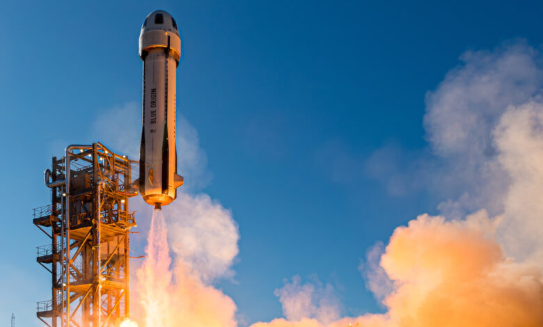 Blue Origin lança foguete com 6 turistas ao espaço suborbital