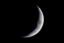 NASA observa cicatriz lunar escurecendo a lua crescente em 30 de maio