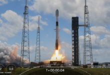SpaceX lança foguete Falcon 9 e satélites Starlink