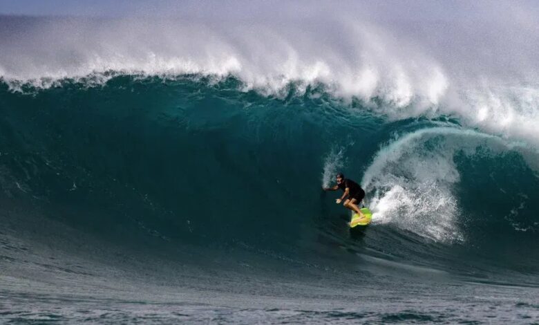 Garrett McNamara quebra recorde em ondas gigantes