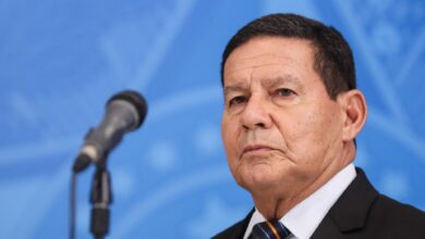 Mourão critica suposta trama golpista ao governo Bolsonaro