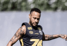 Neymar treina e anima torcida do Santos por vitória no clássico