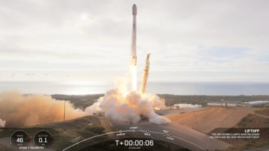 SpaceX lança 26 satélites Starlink em órbita da Califórnia
