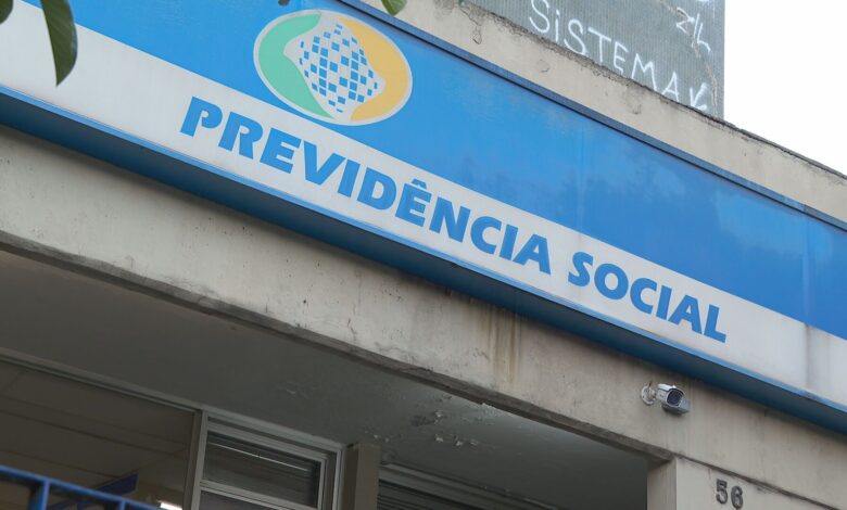 INSS revela fraude maior que crise do Pix e saúde de Bolsonaro