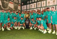 Palmeiras exibe taça do Mundial em clássico contra o São Paulo