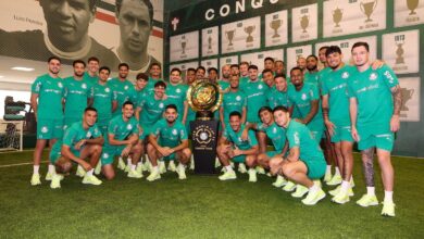 Palmeiras exibe taça do Mundial em clássico contra o São Paulo