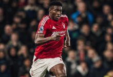 Atacante do Nottingham Forest em coma após lesão em jogo
