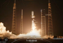 SpaceX lança 28 satélites Starlink em órbita da Terra