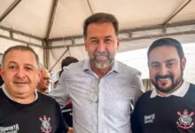 Corinthians oficializa meia que busca seu primeiro gol