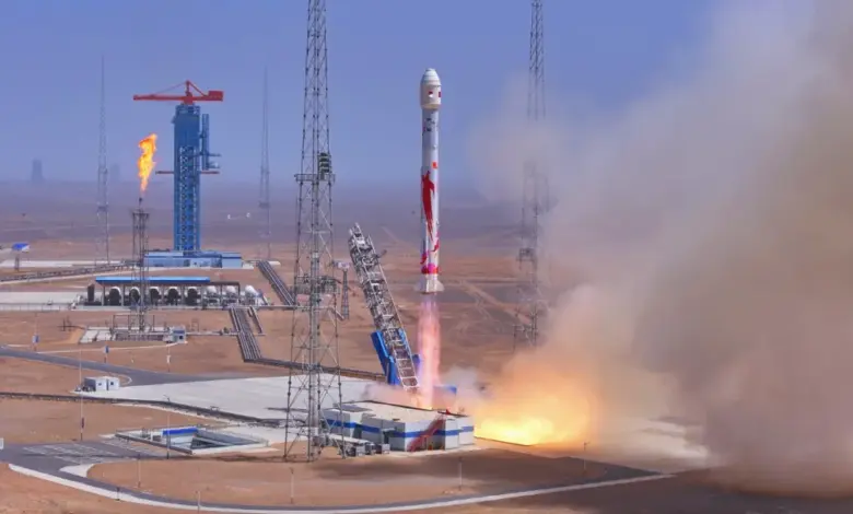 Foguete chinês lança 6 satélites em nova missão orbital
