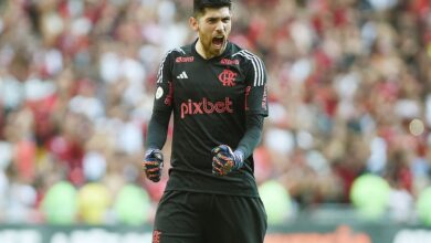 Flamengo enfrenta situação grave com tiros no carro de Rossi em meio a reações após derrota