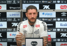 Zé Rafael é apresentado no Santos e fala sobre derrota pessoal