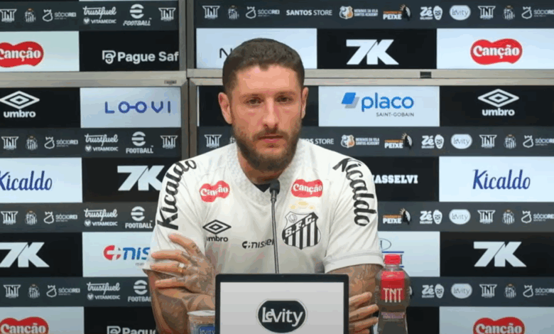 Zé Rafael é apresentado no Santos e fala sobre derrota pessoal