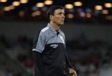 Criciúma demite técnico Zé Ricardo após derrota