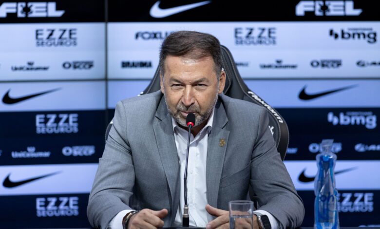 Corinthians ignora crise e Augusto Melo descarta renúncia
