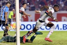 São Paulo vira jogo e complica Grêmio no Brasileiro