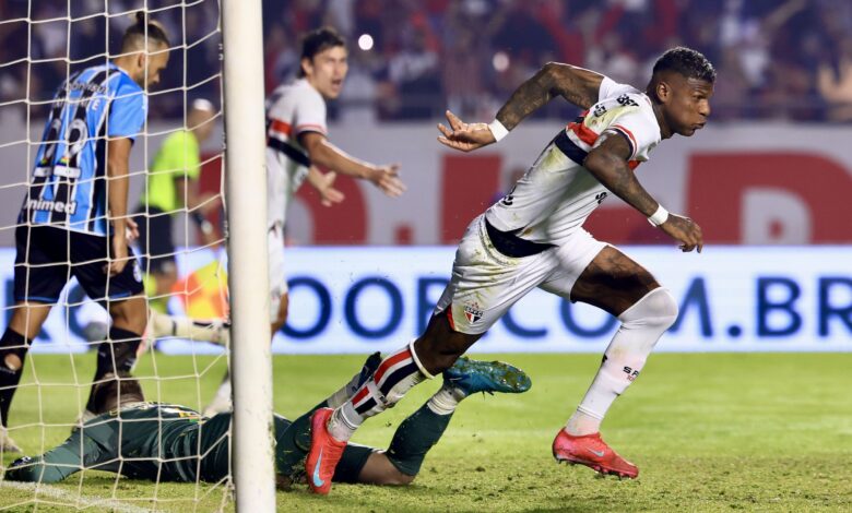 São Paulo vira jogo e complica Grêmio no Brasileiro