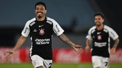 Corinthians vence Racing e garante vitória na Sul-Americana