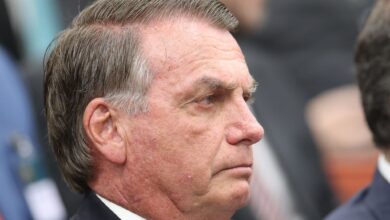 Bolsonaro desafia governo e diz não deixar o Brasil