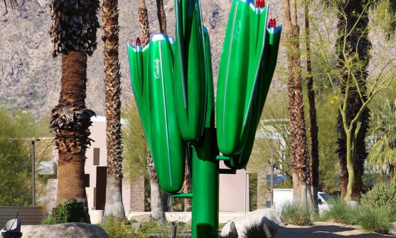 Escultura em Palm Springs usa componentes Cadillac no design sustentável