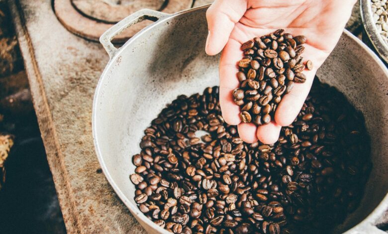 Café tem alta de 80% e pressiona inflação em abril