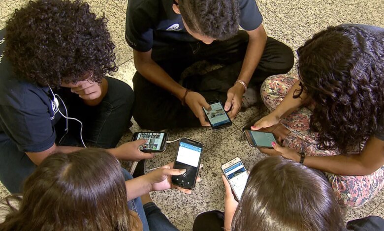 Ministério da Saúde investiga apoio para adolescentes nas redes sociais