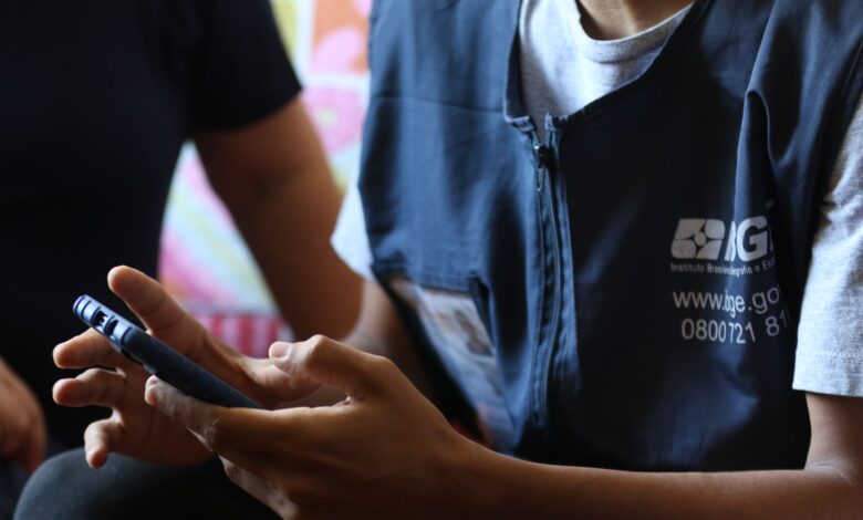 IBGE aponta recorde de brasileiros com renda e impacto no mercado