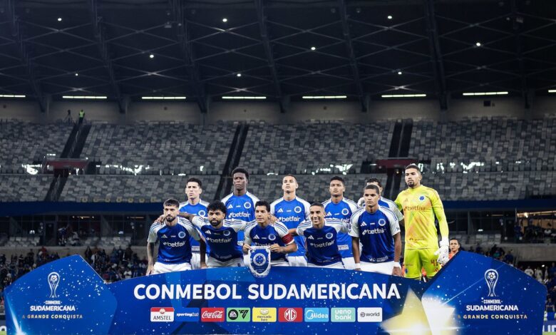 Palestino é derrotado pelo Cruzeiro após gesto racista de torcedora