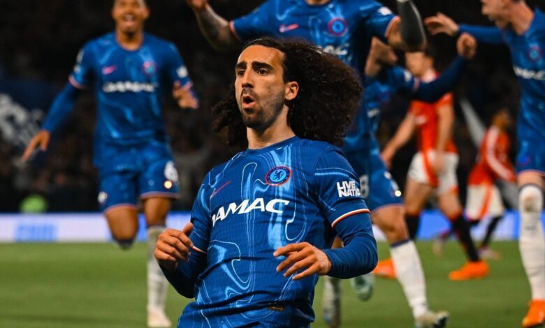 Chelsea derrota Manchester United e mantém chances de título