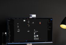 Cuecam repensa design de webcam com tela touchscreen integrada para videochamadas inteligentes