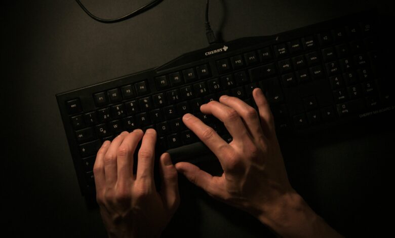 Redes neurais aumentam o risco de imagens explícitas não consensuais