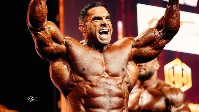 Ramon Dino conquista mais um título sob orientação de mentor