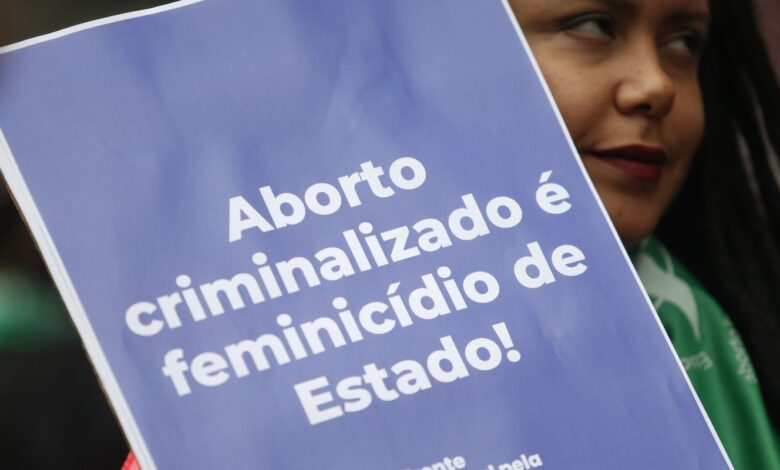 Ministério da Saúde registra 14 mil meninas mães sem aborto legal